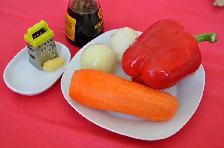 Хибачи (жареный рис )  с молоками в соевом соусе: шаг 2