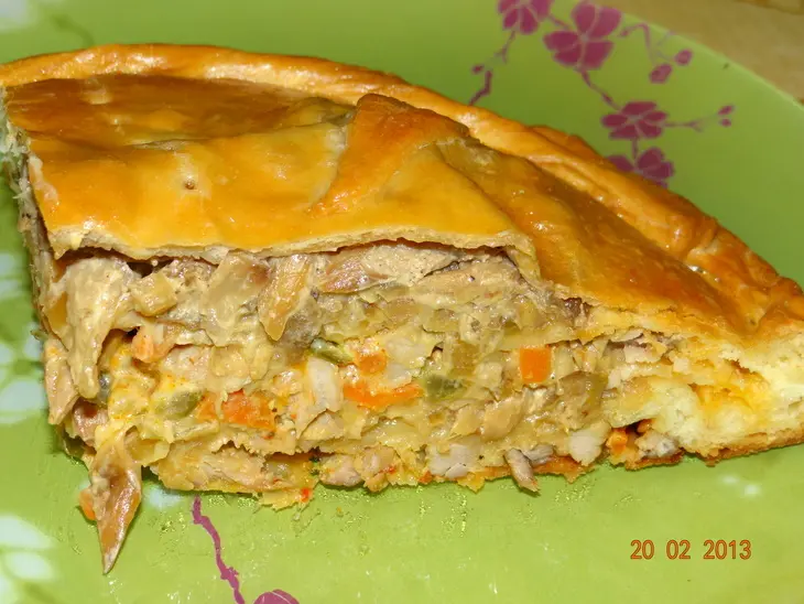Курник из дрожжевого теста со свининой и белыми грибами: шаг 9