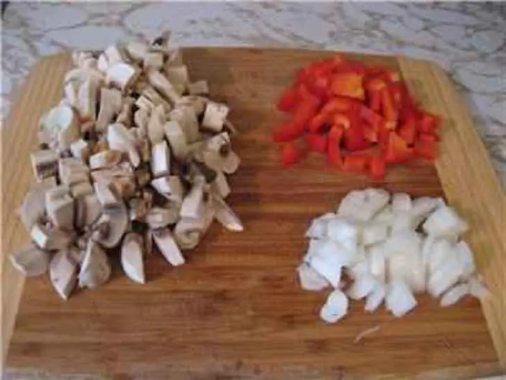 Запеканка из риса с овощами, грибами и куриной грудкой!: шаг 2
