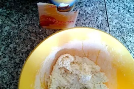 Воздушные сырники...с фетой))): шаг 5
