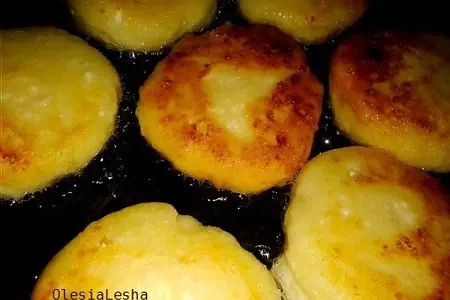 Воздушные сырники...с фетой))): шаг 8