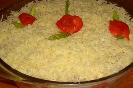 Салат слоёный "песцовая шубка": шаг 2