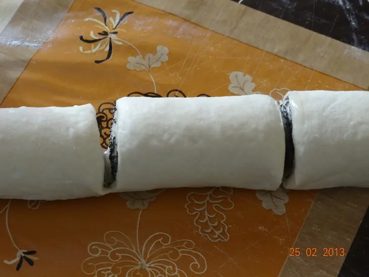 Маковые рулетики к чаю: шаг 4