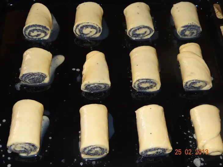 Маковые рулетики к чаю: шаг 5