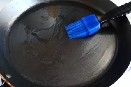 Блинчики  к моему небольшому юбилею! (4 года как я с вами): шаг 3