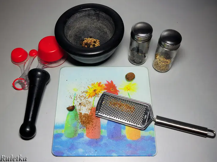 Куриные сардельки с паприкой и копчёным сыром, горчичным соусом и овощами-гриль.: шаг 3