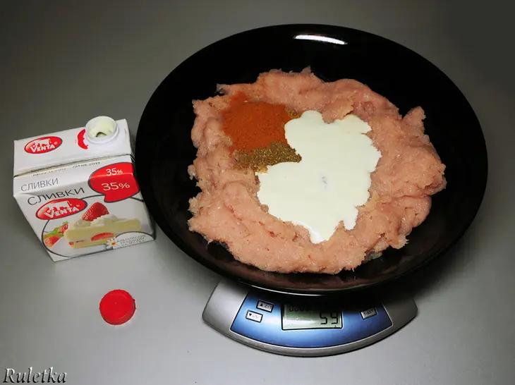 Куриные сардельки с паприкой и копчёным сыром, горчичным соусом и овощами-гриль.: шаг 4
