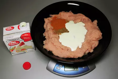 Куриные сардельки с паприкой и копчёным сыром, горчичным соусом и овощами-гриль.: шаг 4
