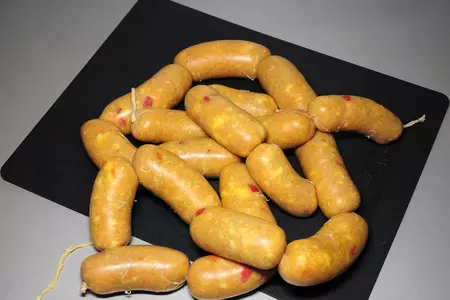 Куриные сардельки с паприкой и копчёным сыром, горчичным соусом и овощами-гриль.: шаг 7