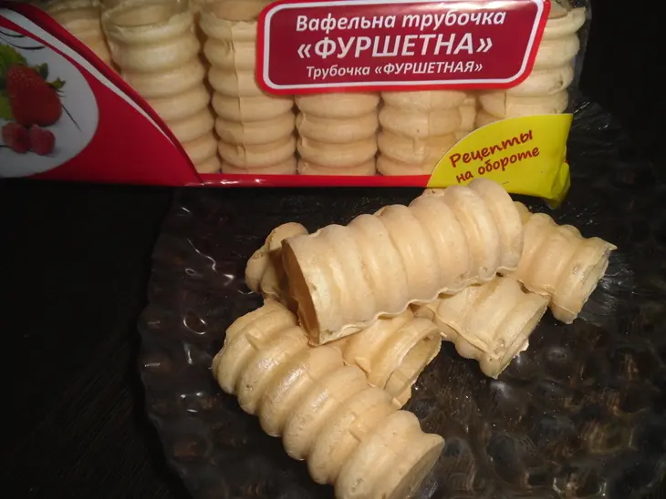 Вафельные трубочки с сливочно-ванильным кремом и шоколадом "любимый десерт императора": шаг 1
