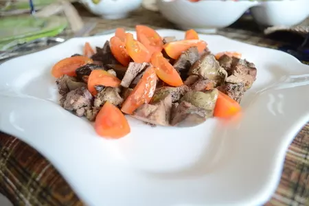 Салат с куриной печенью под брусничным соусом darbo: шаг 3