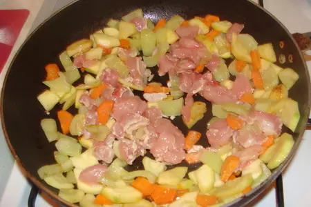 Сливочное рагу с рисом в горшочках: шаг 5