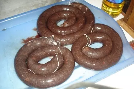 Колбаса кровяная домашняя с грибами и рисом.: шаг 7