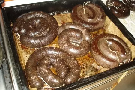 Колбаса кровяная домашняя с грибами и рисом.: шаг 9
