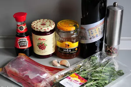 Утиное магрэ с пьяной грушей и бруснично-розмариновым соусом: шаг 3