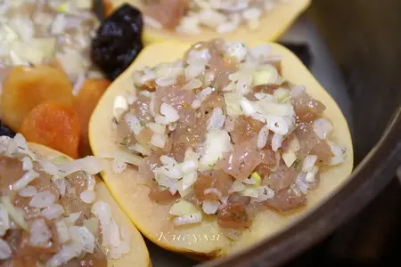Айва фаршированная под соусом из дикой брусники: шаг 5