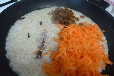 Рис с морковью и кокосовым орехом (гаджар пулау): шаг 8