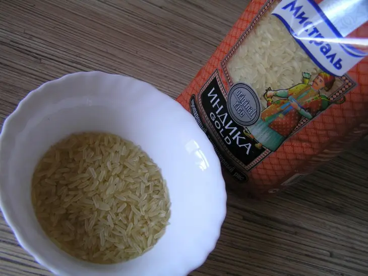 Мясной пирог с рисом, карамелизированным луком и яблоками: шаг 4
