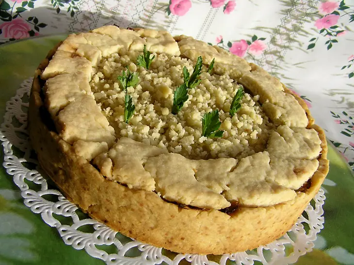 Мясной пирог с рисом, карамелизированным луком и яблоками: шаг 15