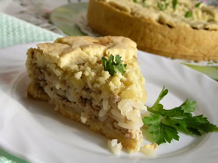 Мясной пирог с рисом, карамелизированным луком и яблоками: шаг 16