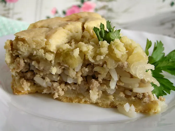 Мясной пирог с рисом, карамелизированным луком и яблоками: шаг 17