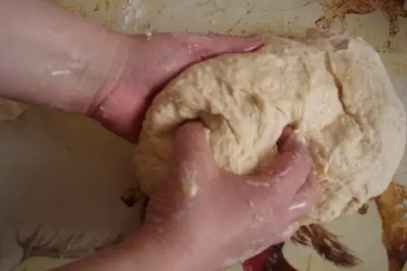 Обезьяний хлеб с чесноком и перцем.: шаг 2