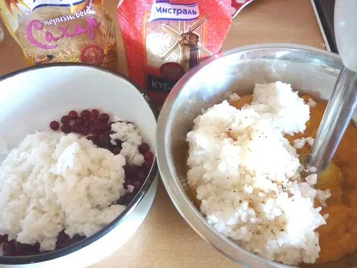 Рисовая запеканка с тыковкой и клюковкой): шаг 3