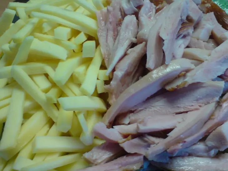 Чешский салат с курятиной и сыром: шаг 2