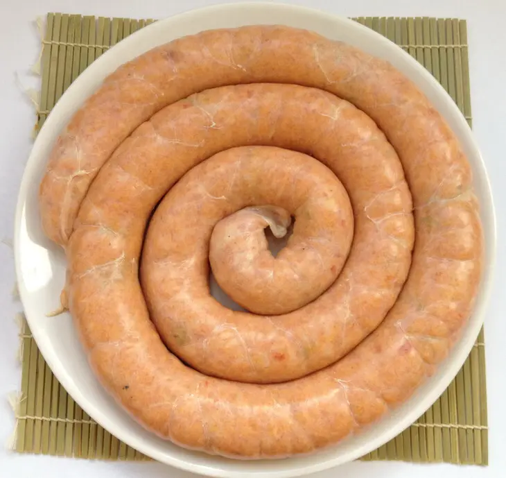 Куриные колбаски с ветчиной, оливками и рисом со свекольным релишем: шаг 6