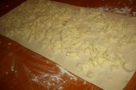 Закусочные завитушки с сырокопченным беконом и сыром: шаг 1