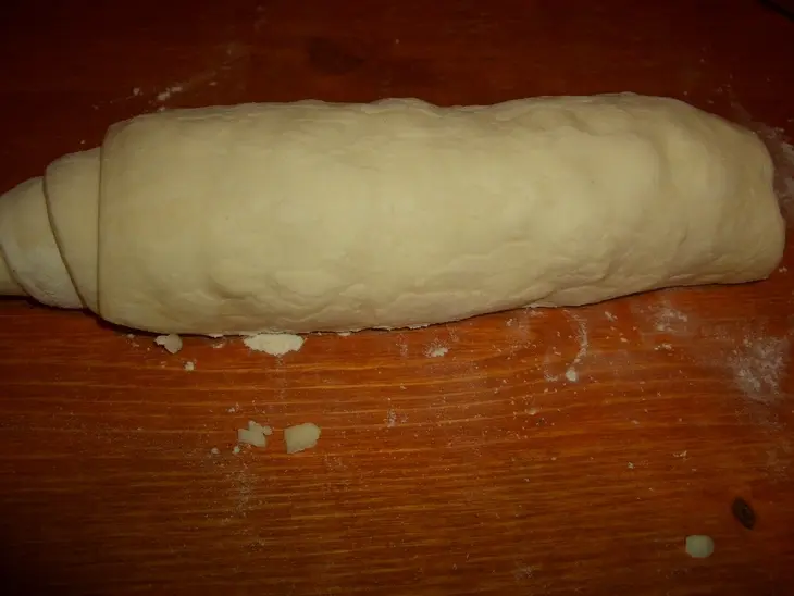 Закусочные завитушки с сырокопченным беконом и сыром: шаг 3
