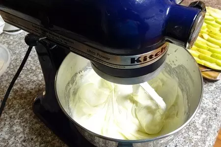 Десерт с грушей и крем-сыром: шаг 5