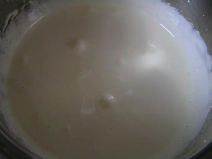 Шоколадный рулет с творожной начинкой и бананом: шаг 4