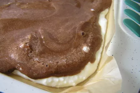 Шоколадный рулет с творожной начинкой и бананом: шаг 8