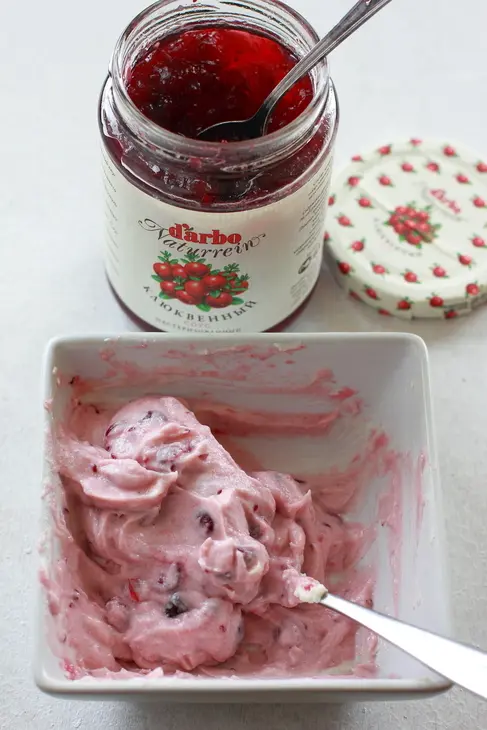 Французские тосты с творожным сыром и клюквенным соусом: шаг 4