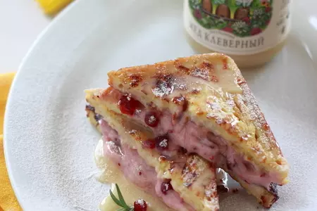 Французские тосты с творожным сыром и клюквенным соусом: шаг 8