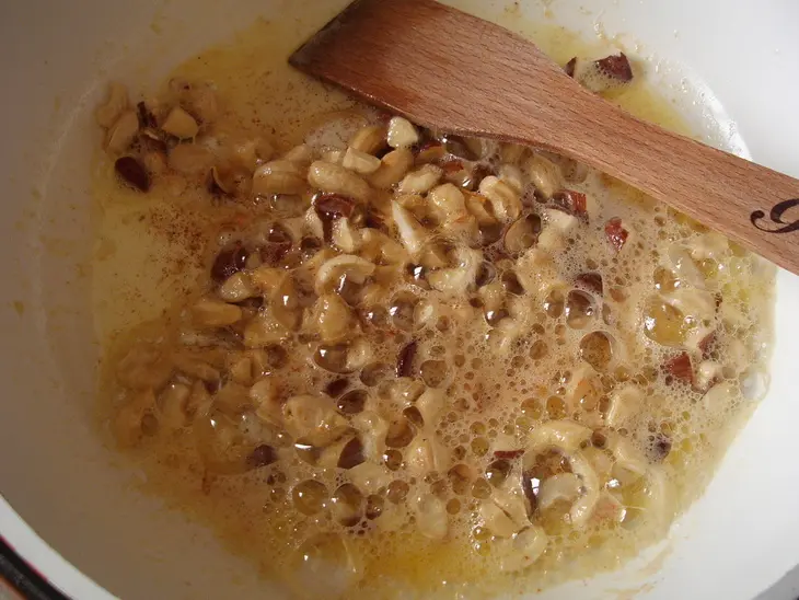 Ореховый плов с горошком и банановой райтой.: шаг 6