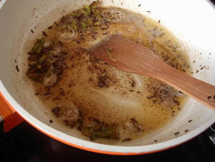 Ореховый плов с горошком и банановой райтой.: шаг 7