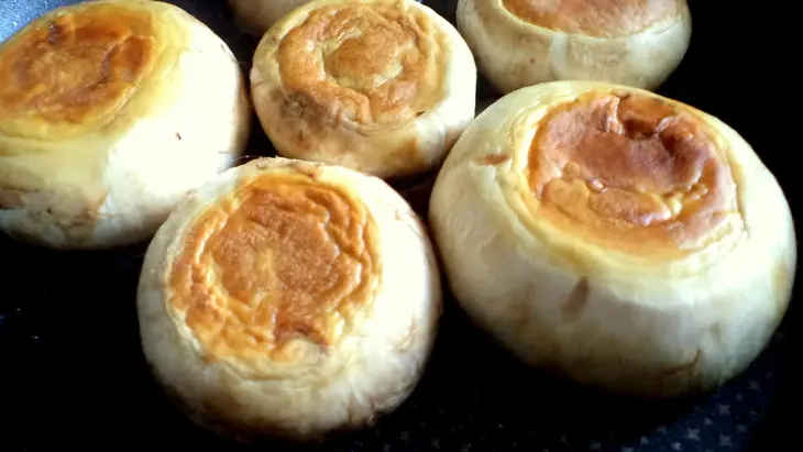 Шампиньоны фаршированные "по- королевски!" с цыпленком и рисом "мистраль"!: шаг 2