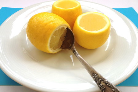 Лимоны с салатом из тунца.  limoni ripieni al tonno: шаг 8