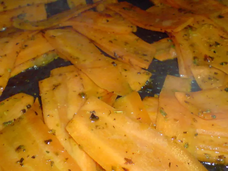 Тёплый салат из моркови, лосося и авокадо: шаг 3