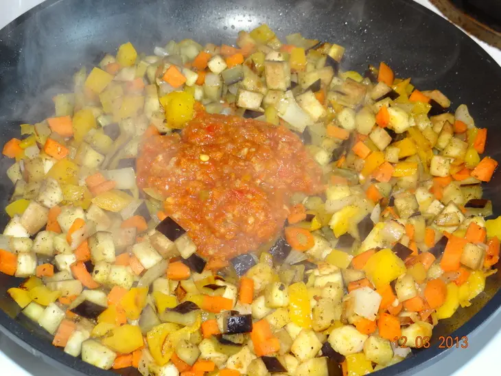 «завёртыши» с начинкой из курицы с овощами: шаг 2