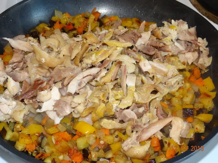 «завёртыши» с начинкой из курицы с овощами: шаг 3