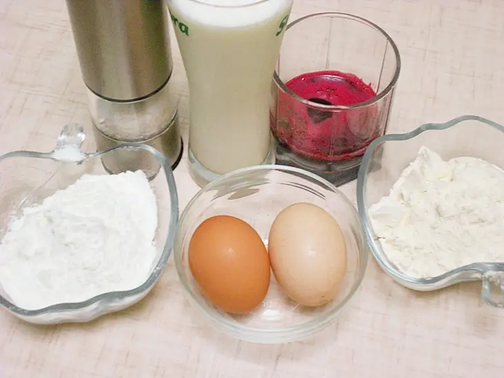 Блины свекольные с говядиной и овощами.: шаг 1