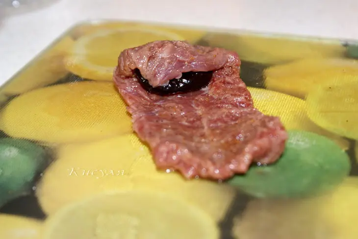 Рулетики из говядины с черносливом  от софии ротару (звёздный фм): шаг 1