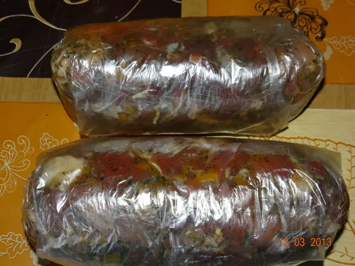 Рулет закусочный из курицы и индейки: шаг 3