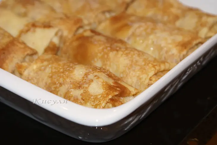 Тонкие блинчики фаршированные курицей, яблоком и моцареллой: шаг 4