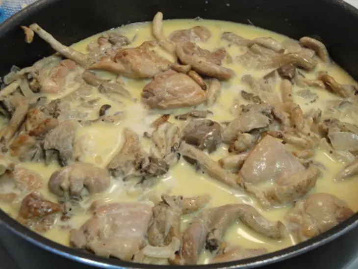 Курица с виски,пастой и грибами: шаг 7