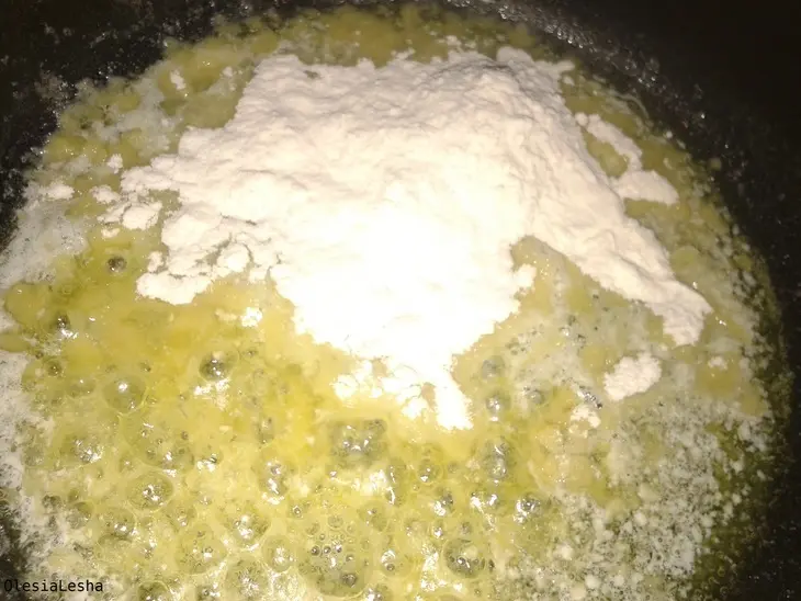 "голубец"...мясной рулет под нежным сливочным соусом))): шаг 7