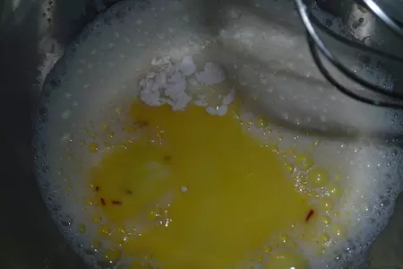 Кокосовые блинчики с манговым муссом и малиново-кунжутным соусом "des tropiques": шаг 2